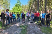 Frauengruppe im Wald