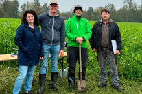 Personengruppe auf Feld